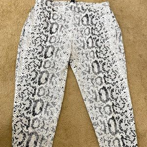 J crew Jamie pants in snakeskin print size 24
